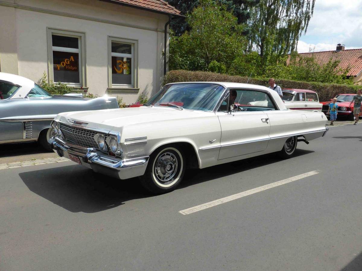 Chevrolet Impala Sport Coupe des Jahrganges 1963 besucht die Fladungen Classics 2014