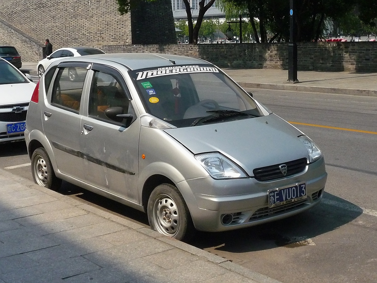 Chinesischer Kleinwagen Lubao (Lobo) von Harbin Hafei Automobile in Suzhou, Jiangsu, am 11.10.2015
