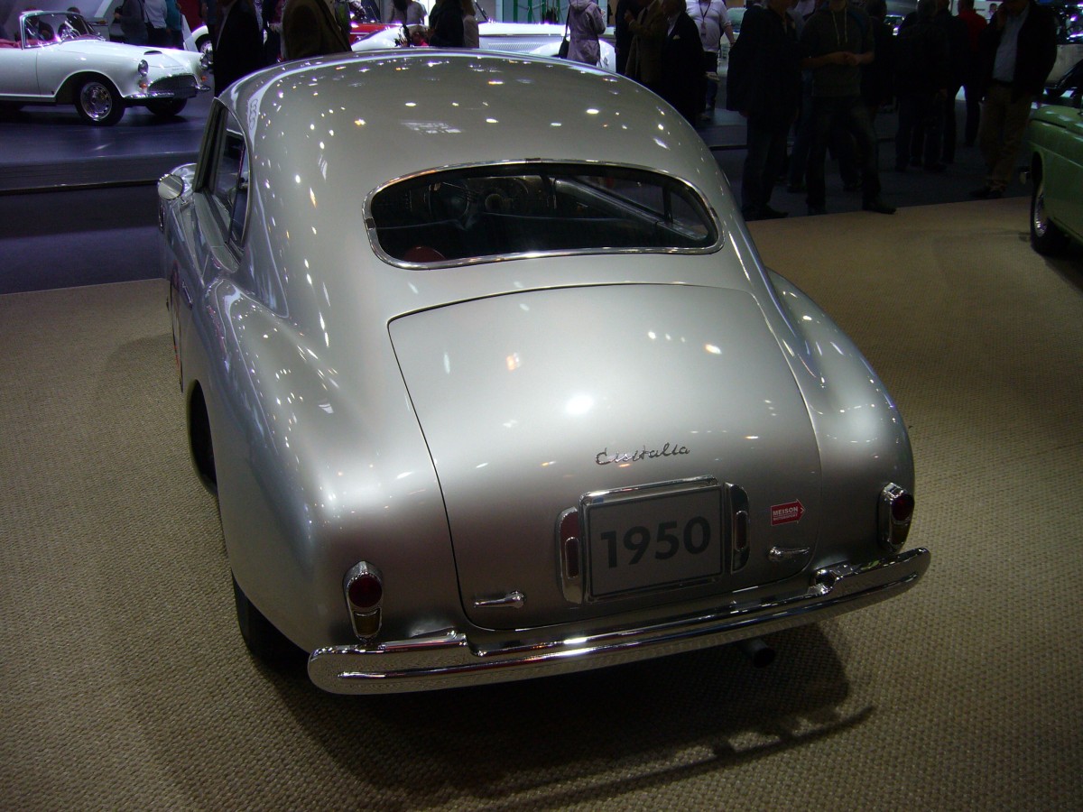 Cisitalia 202 Grand Sport Coupe. 1948 - 1952. Das Modell 202 war das erste Straßenfahrzeug der Cisitalia/Turin. Es gab ein Coupe und ein Spider Modell. Der Motor stammt aus dem Fiat Millecento und leistet ca. 65 PS. Techno Classica am 18.04.2015.