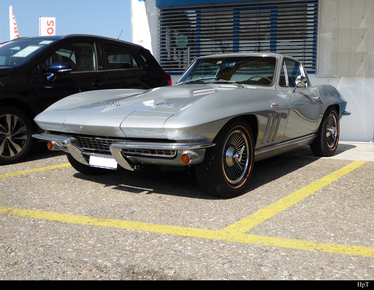 Corvette Sting Ray 427 in Avenches am 30.03.2019