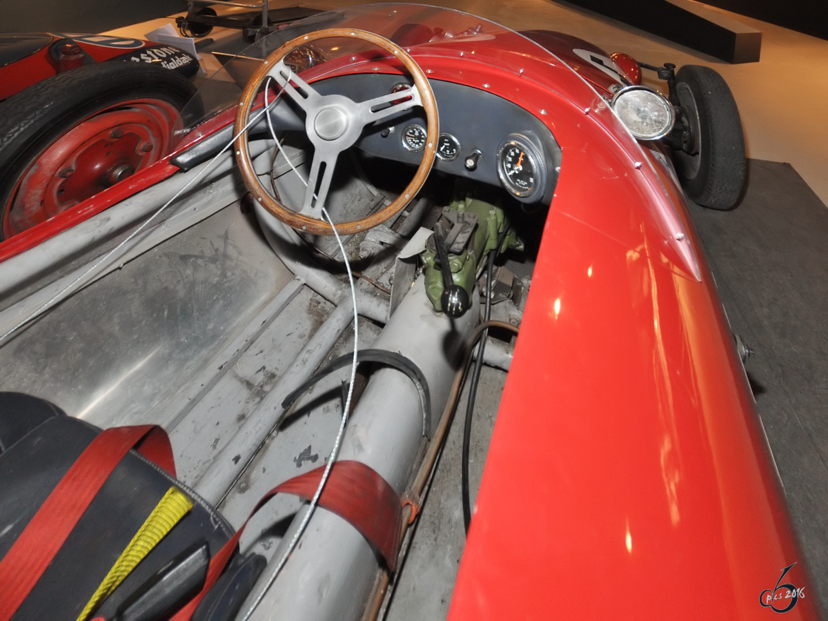 Das Cockpit eines klassischen Alfa-Dana-Rennwagens im Technikmuseum Helsingør (20.11.2010)