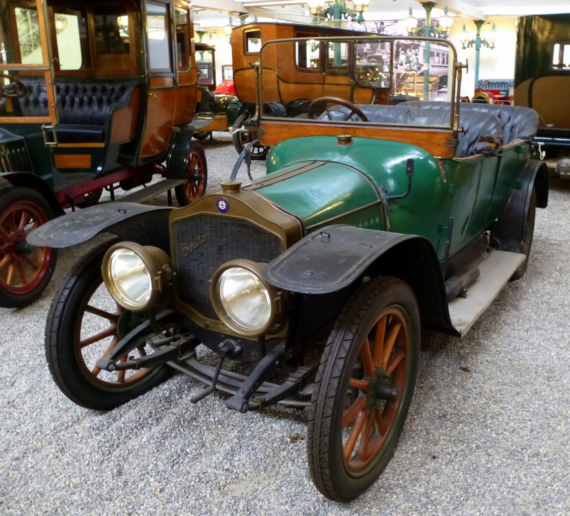 De Dion-Bouton DX, franzsischer Oldtimer, Baujahr 1913, 4-Zyl.Motor mit 1641ccm und 9PS, Vmax.55Km/h, Automobilmuseum Mlhausen, Nov.2013