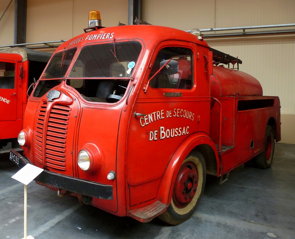 Delahaye 163 CCA, Feuerwehrtankwagen mit 4000 Liter Lschmittel, Feuerwehrmuseum Vieux-Ferrette/Elsa, Mai 2016