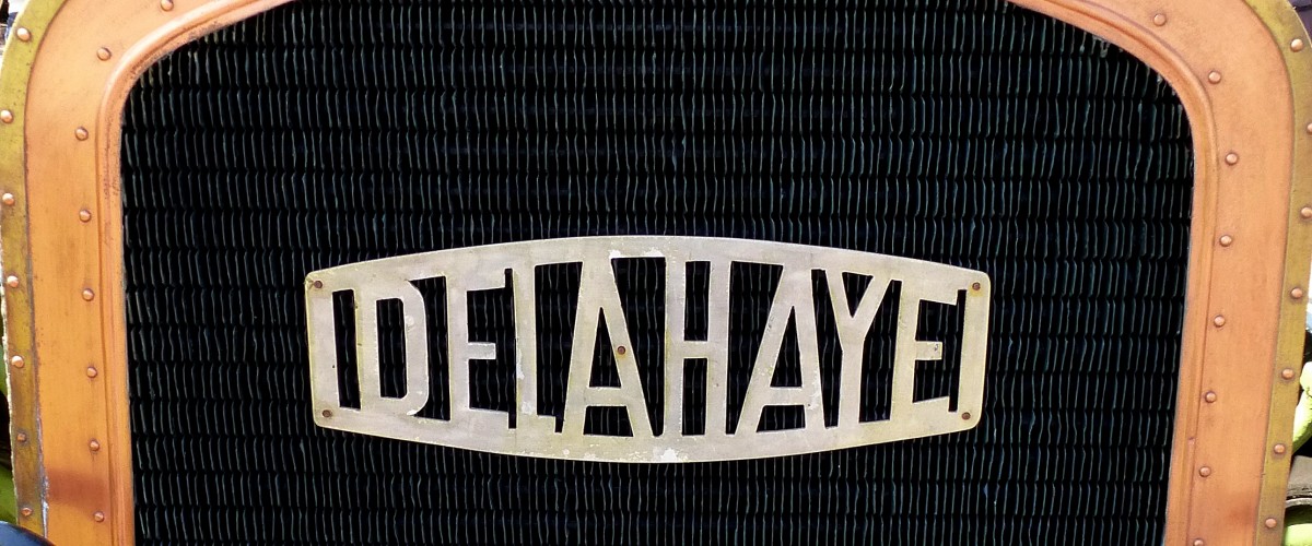 DELAHAYE, Schriftzug am Khler eines Oldtimers, die franzsische Firma bestand von 1894-1954, Jan.2016