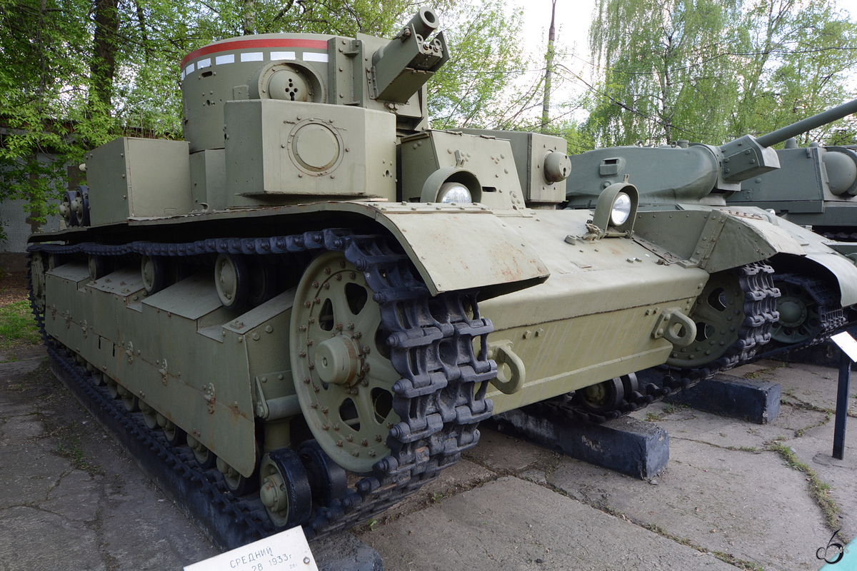 Der mittlere Panzer T-28 im Zentralmuseum der russischen Streitkräfte (Moskau, Mai 2016)