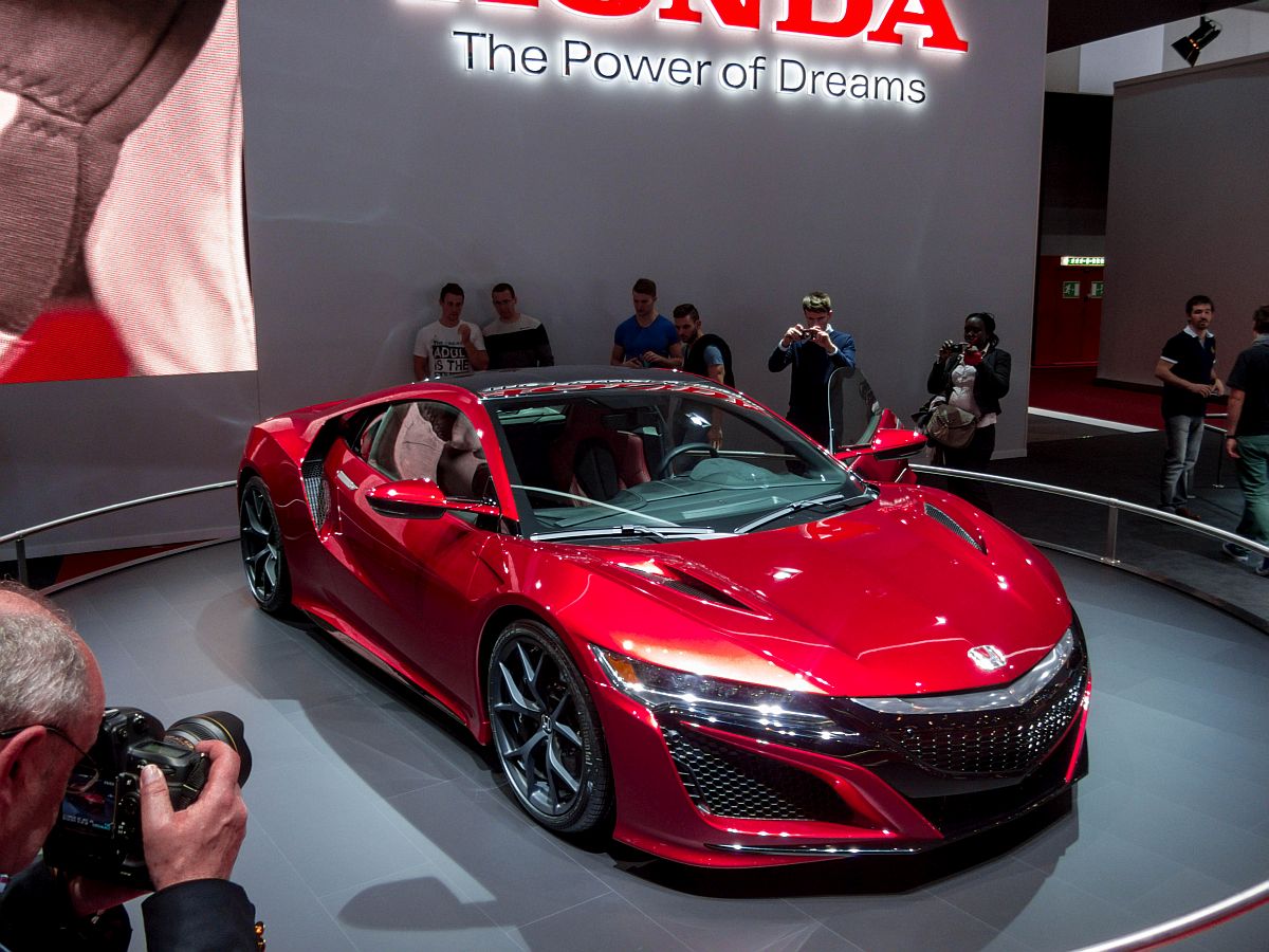 Der neue Honda NSX, gesehen auf dem Autosalon Genf 2015.