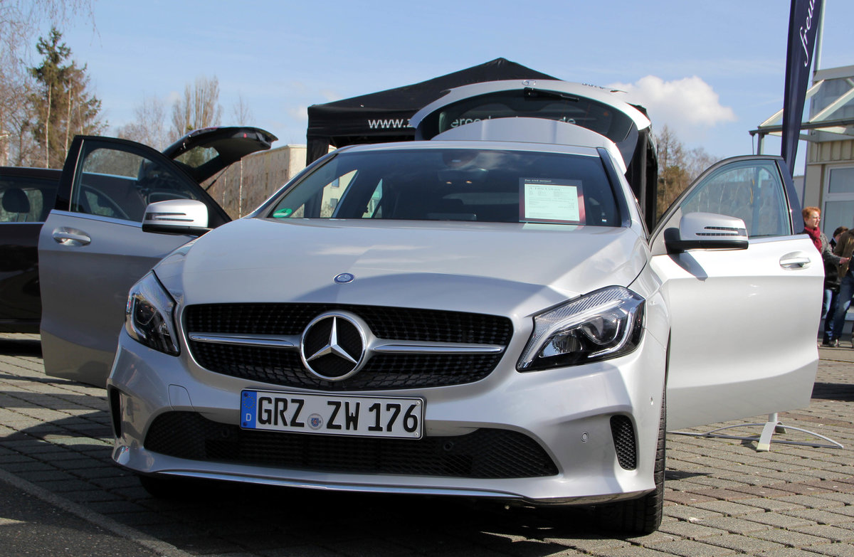 Der neue Mercedes-Benz A 180 Urban war zusehn beim 2. Autofrühling im Gewerbepark Langenwolschendorf. Foto 26.03.16