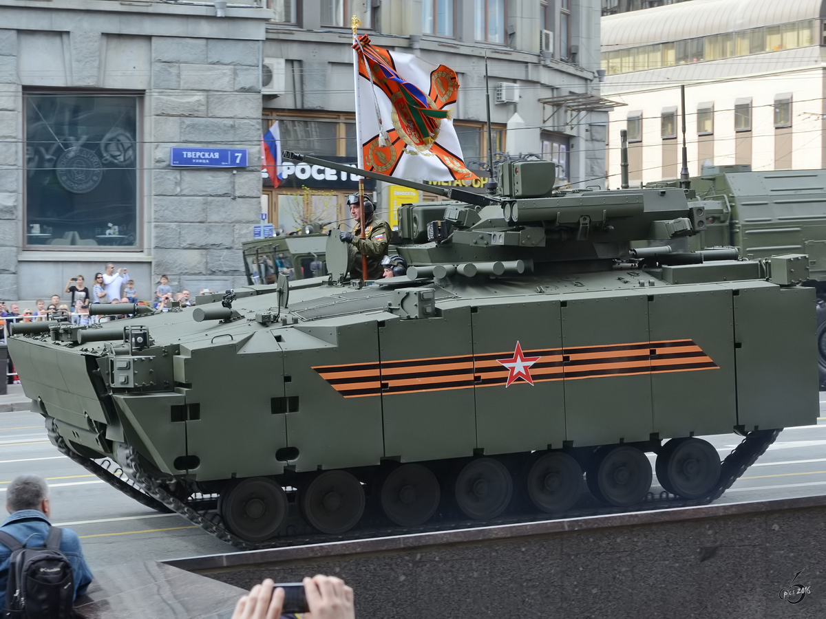 Der Schützenpanzer Objekt 695 Kurganez-25 während der Generalprobe am 7.5.2016 für die Parade zum 71. Jahrestag des Siegs über Nazi-Deutschland im Zweiten Weltkrieg in Moskau.