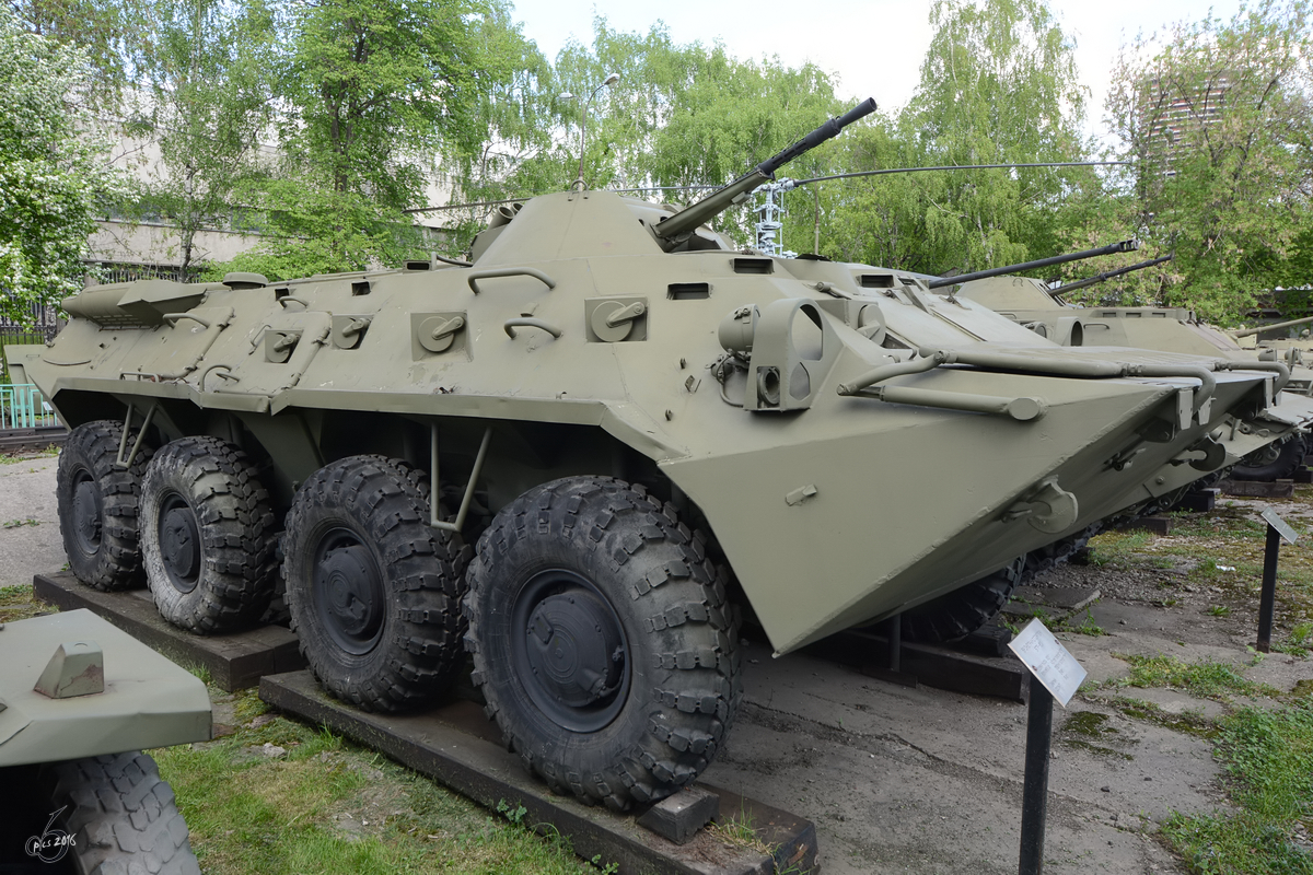 Der Schützenpanzerwagen BTR-80 im Zentralmuseum der russischen Streitkräfte (Moskau, Mai 2016)