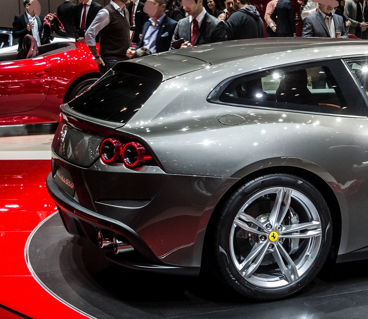 Detailaufnahme eines Ferrari GTC4Lusso (FF Nachfolgemodell). Fiti: 04.03.2016.