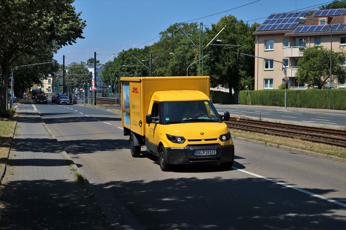 Deutsche Post/DHL Elektrotransporter am 30.06.18 in Frankfurt am Main 