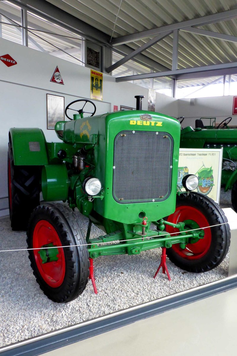 Deutz F3M417, ausgestellt im Deutschen Traktorenmuseum Paderborn im April 2016