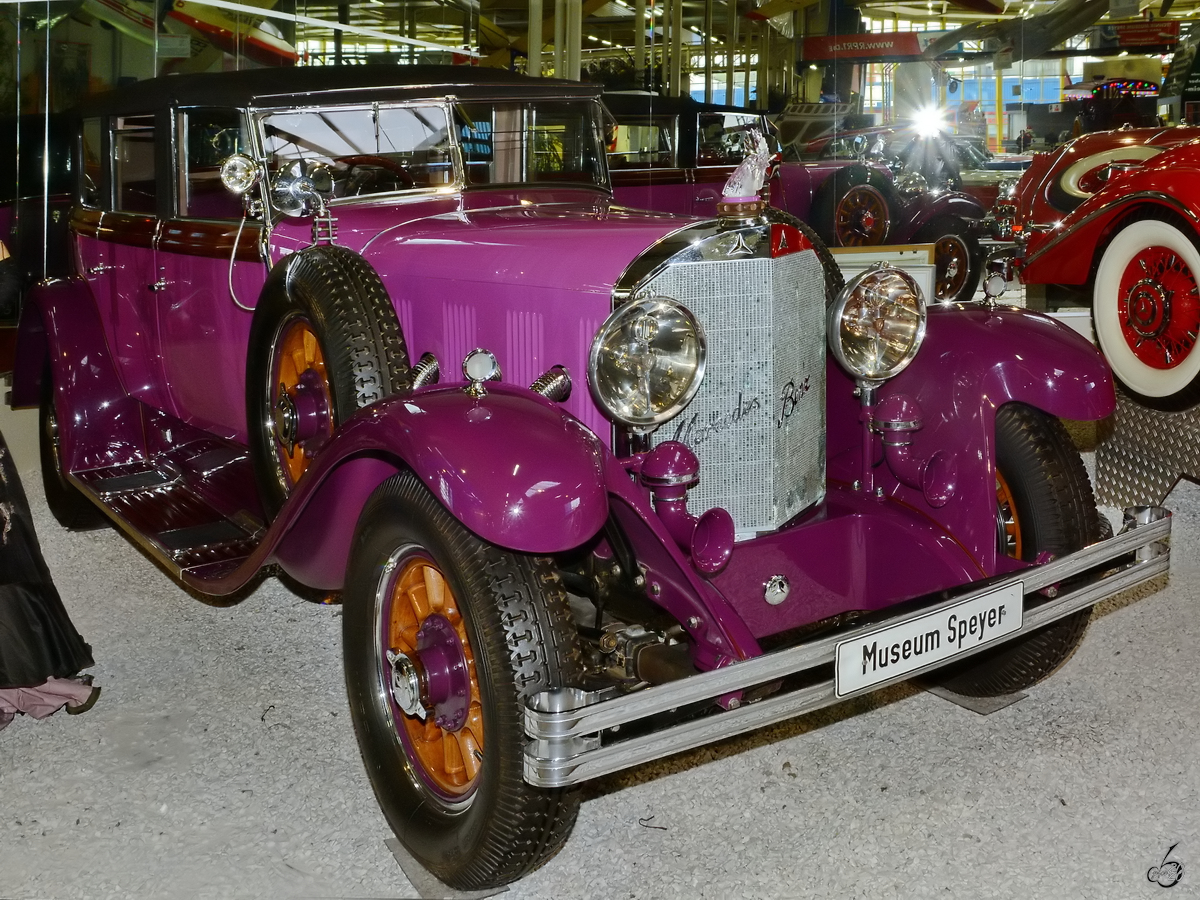 Dies ist ein Mercedes-Benz 630K von 1928 mit einer Karosserie  Sedanca de Ville  von Saoutchik. (Auto- und Technikmuseum Sinsheim, Dezember 2014) 