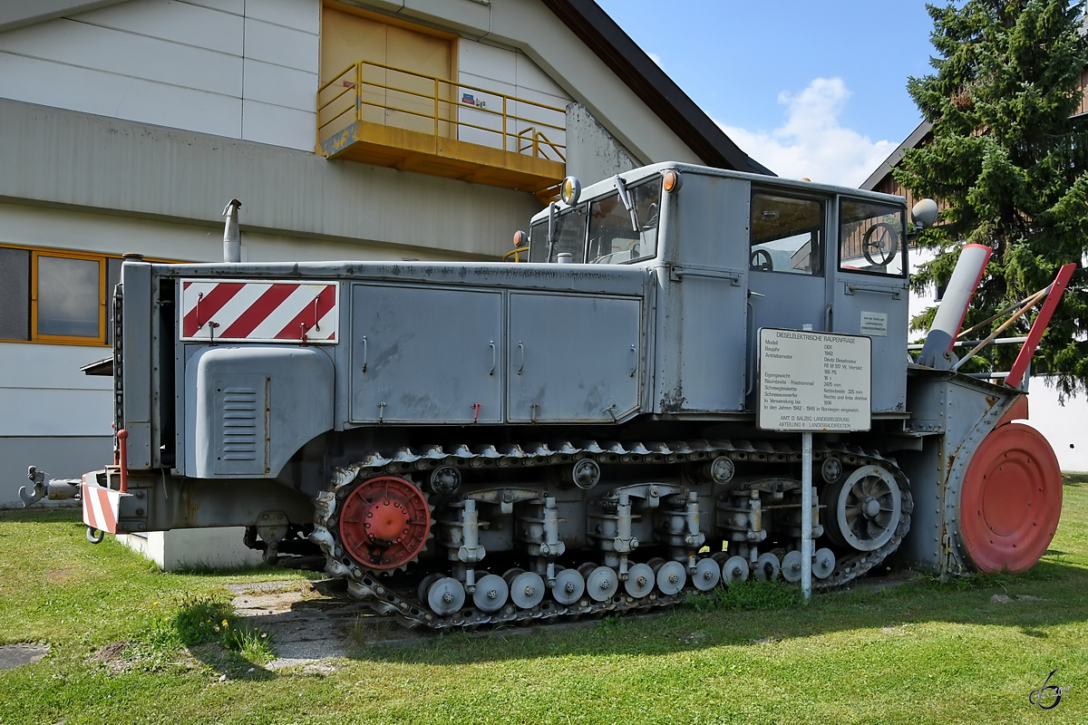 Diese Dieselelektrische Raupenfräse wurde im Jahr 1942 gebaut. (Mauterndorf, August 2019)