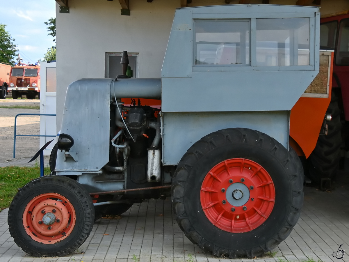 Dieser DDR-Traktor RS 03/30 Aktivist war Mitte August 2021 im DDR-Museum Dargen zu sehen.