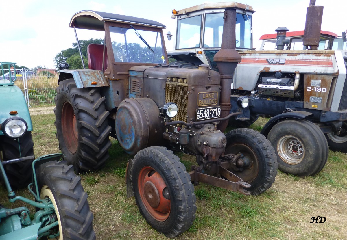 Dieser Lanz Traktor Typ D 9506 wurde gebaut 1952.
Gesehen bei den Historischen Feldtagen in Nordhorn 2013.