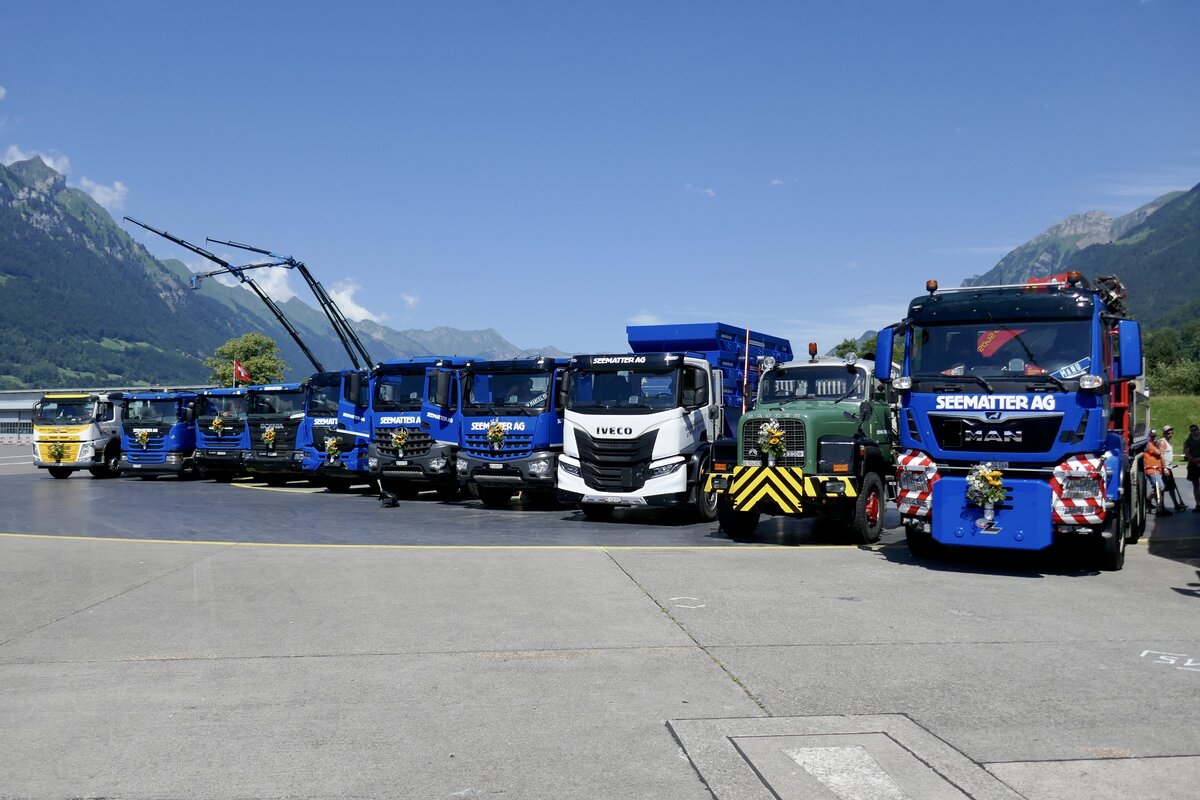 Diverse MAN, Iveco, MB und Scania der Sematter AG am 26.6.22 beim Trucker Festival Interlaken.