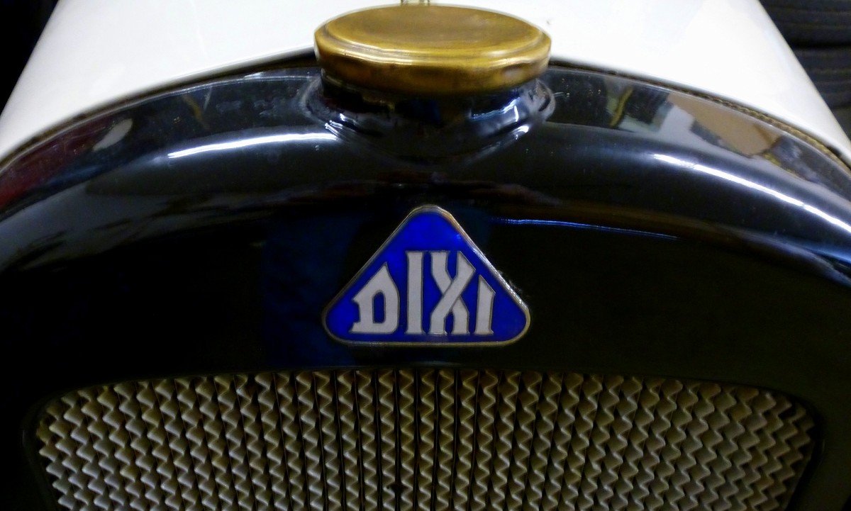 DIXI-Werke AG Eisenach, Khleremblem an einem Oldtimer-PKW, die Autofirma Dixi bestand von 1904-28, dann von BMW bernommen, Mai 2015