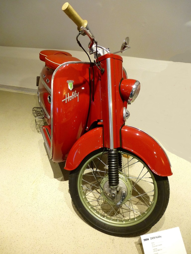 DKW Hobby, Oldtimer-Motorroller, Baujahr 1954, 1-Zyl.2-Taktmotor mit 74ccm und 3PS, Vmax.60Km/h, NSU-Museum, Sept.2014
