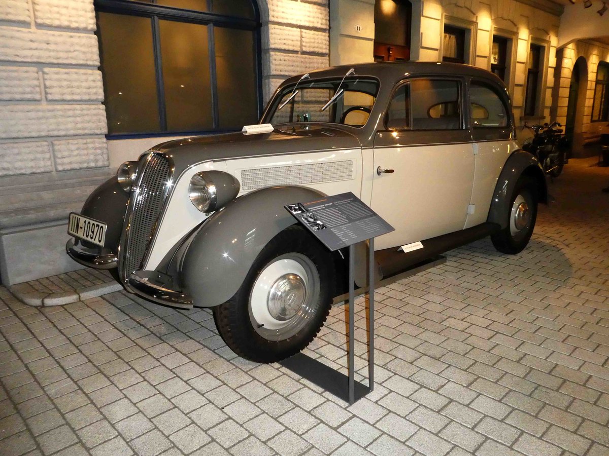 =DKW Sonderklasse, Bj. 1940, 32 PS, gesehen im August Horch Museum Zwickau, Juli 2016.