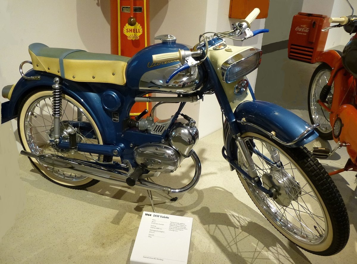DKW Violetta, sportliches Moped der Zweirad-Union AG Nrnberg, Baujahr 1964, 1-Zyl.2-Taktmotor mit 48ccm und 4PS, Vmax.65Km/h, NSU-Museum Neckarsulm, Sept.2014