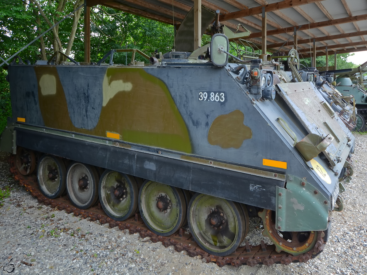 Ein gepanzerter Mannschaftstransportwagen M113A1 Anfang Juni 2018 im Verteidigungs- und Garnisonsmuseum Aalborg.
