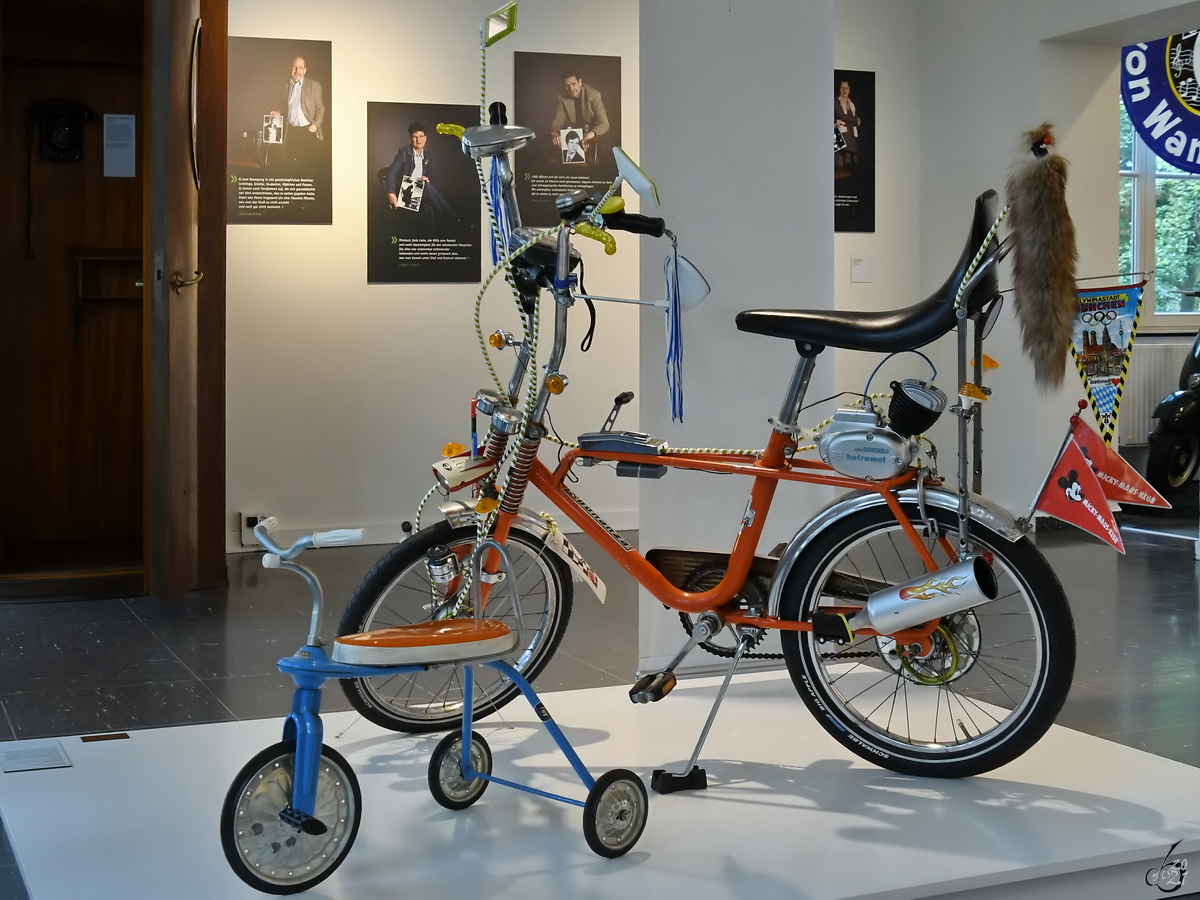 Ein Kettler-Dreirad und ein Bonanza-Rad mit Vollausstattung, beides so ca. von 1972. (Heimatmuseum  Unser Fritz  Herne, August 2021)
