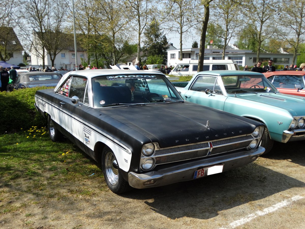 Ein Plymouth bei einen US Car/Oldtimer Treffen am 01.05.16 in Frankfurt am Main Bergen Enkheim
