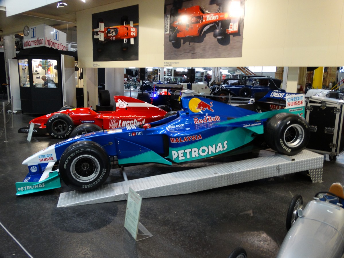 Ein Sauber Formel 1 Wagen am 11.11.14 im Technik Museum Sinsheim