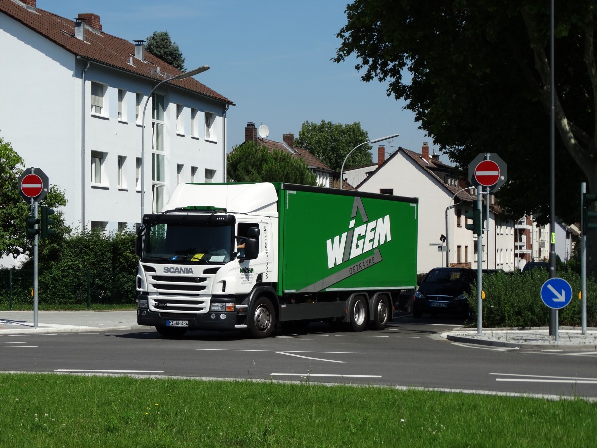Ein Scania Getränke LKW am 19.07.14 in Neu-Isenburg 
