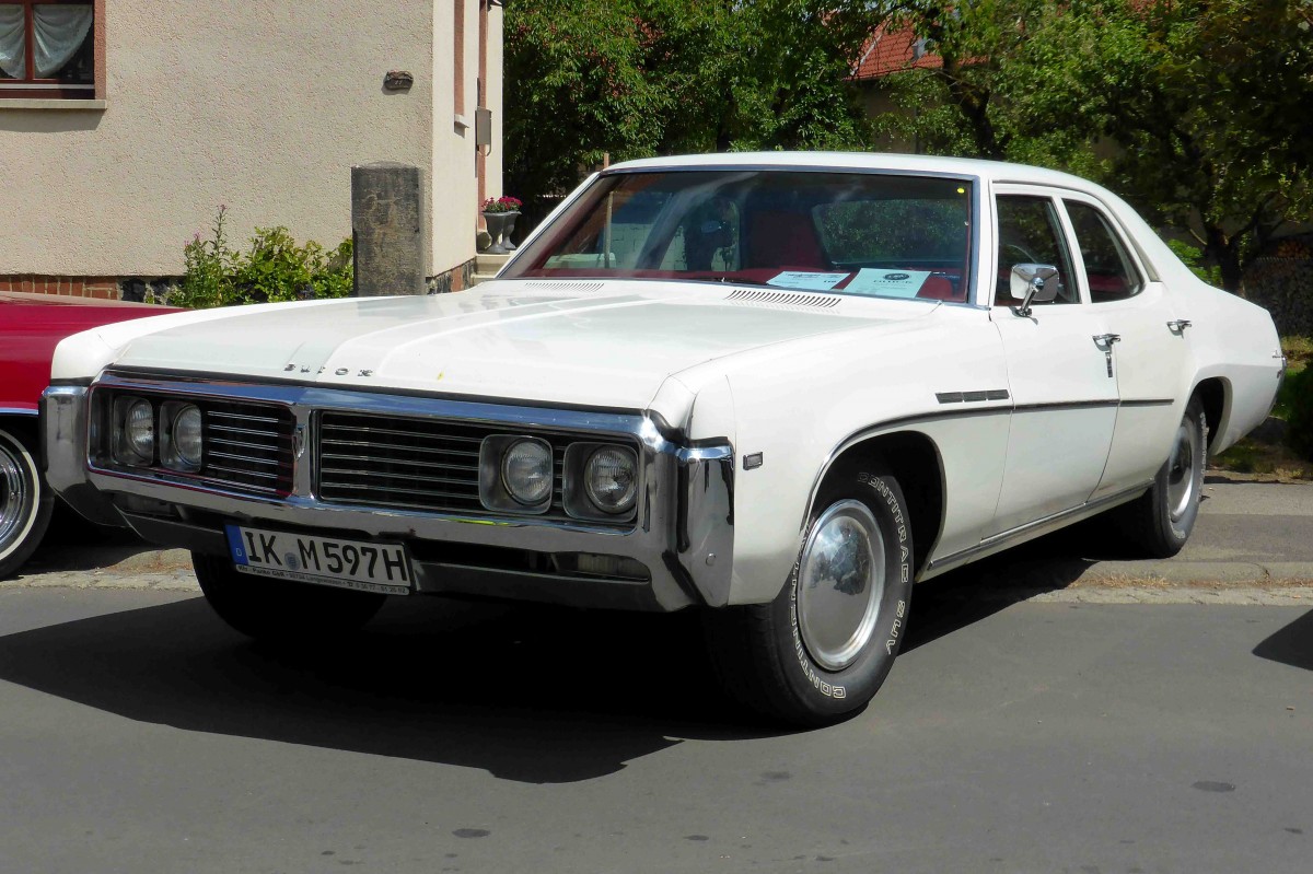 ein weiterer Buick, hier ein Le Sabre oder Electra, Jg. 1969, steht bei den Fladungen Classics 2014 