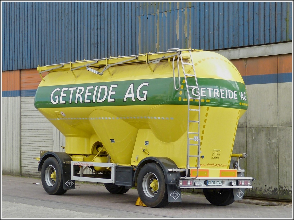 Eutertank Hnger der Getreide AG abgestellt in Rendsburg. 18.09.2013.