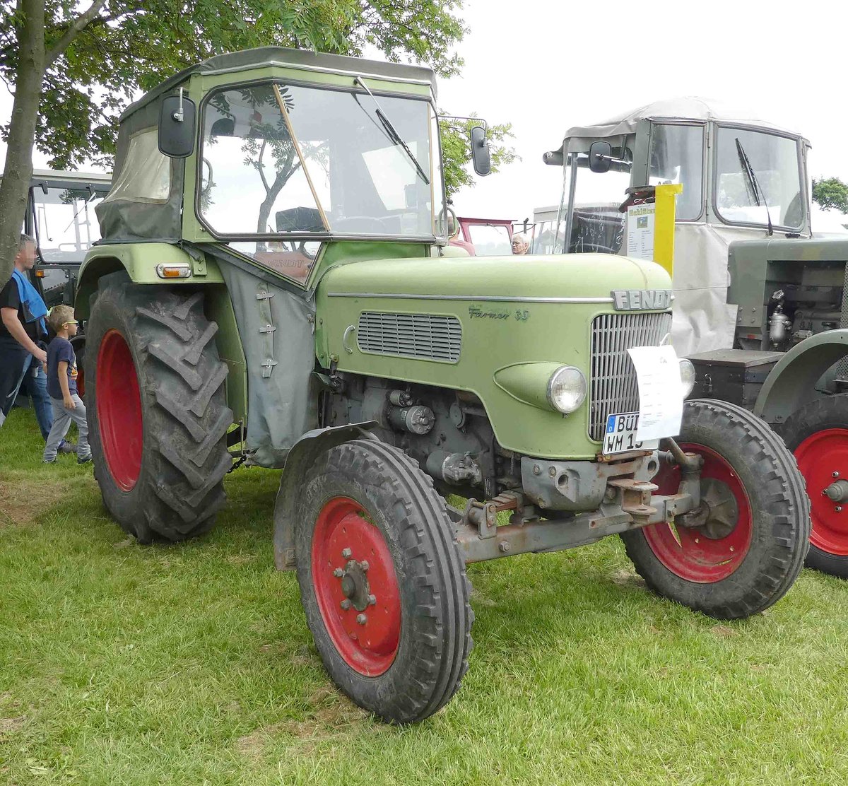 =Fendt Farmer 3 S, ausgestellt bei der Oldtimeraustellung vom Landmännerverein Bermuthshain im Juni 2019
