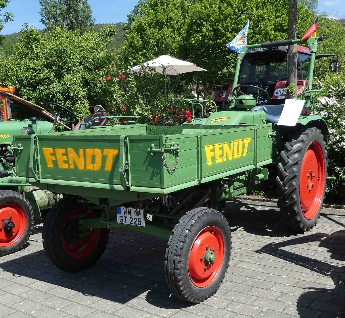 =Fendt GT 225, ausgestellt bei der Traktorenaustellung der Fendt-Freunde Bad Bocklet im Juni 2019