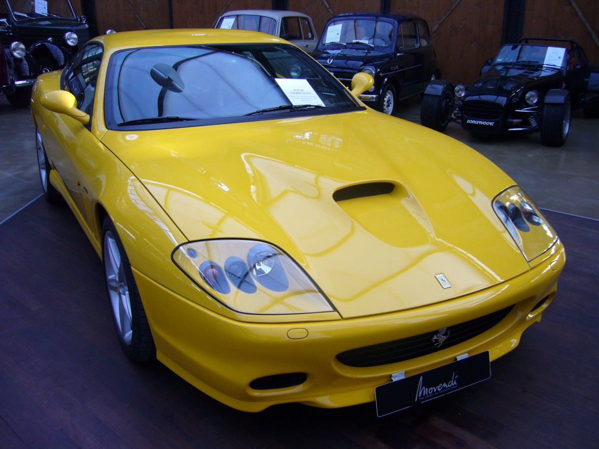 Ferrari 575 M. 2002 - 2006. Dieses Coupe wird von einem 5.748 cm³ großen V12-motor angetrieben, der 515 PS leistet und dem Wagen zu einer Höchstgeschwindigkeit von 325 km/h verhilft. Classic Remise Düsseldorf am 10.01.2014.