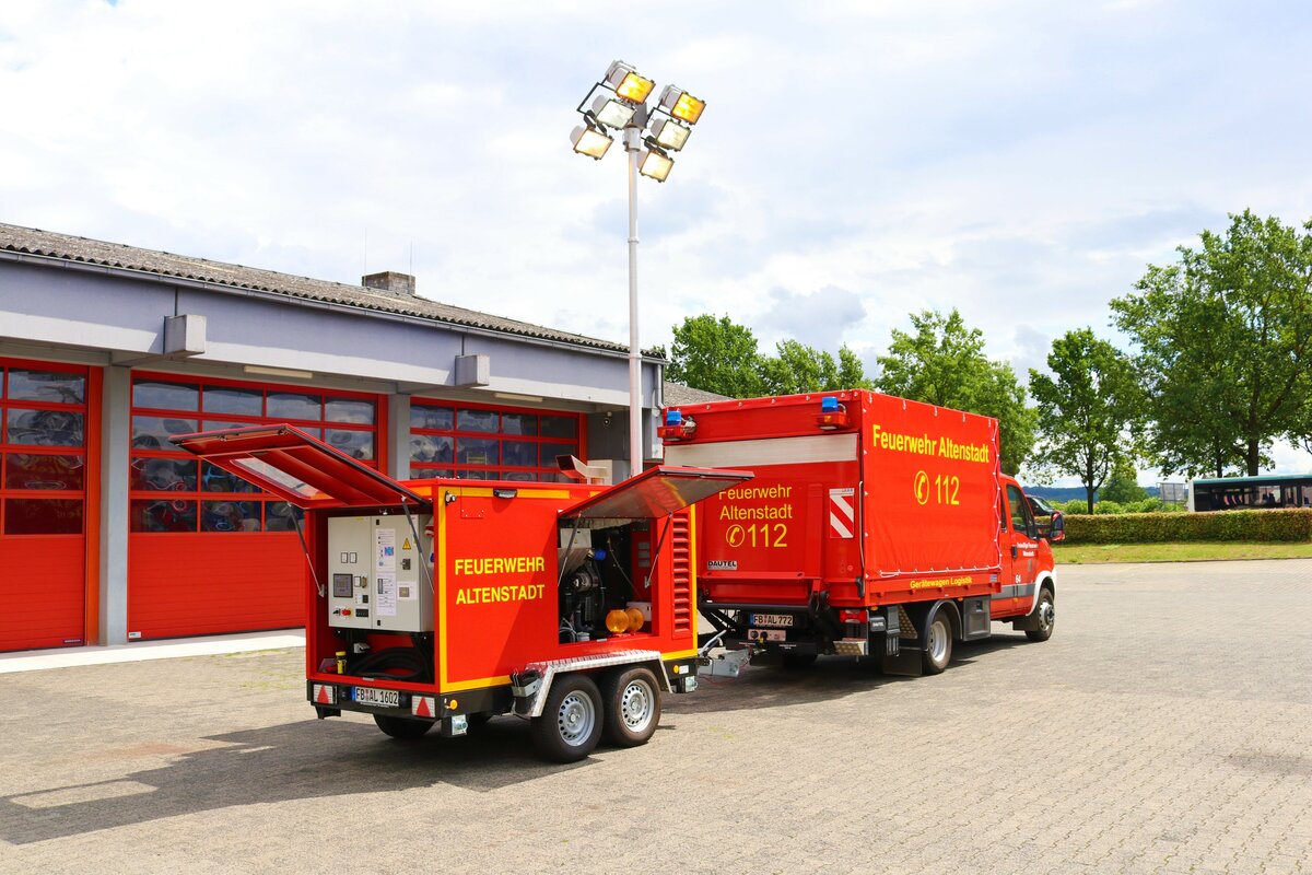 Feuerwehr Altenstadt (Hessen) IVECO Daily GW-L (Florian Altesntadt 1/64) mit Notstromanhänger am 29.07.23 bei einen Fototermin. Danke für das tolle Shooting