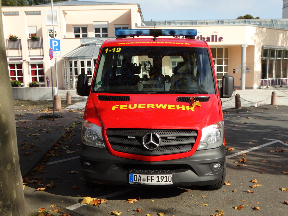 Feuerwehr Babenhausen Mercedes Benz Sprinter MTW (Florian Babenhausen 1-19) am 29.10.16 an der Stadthalle