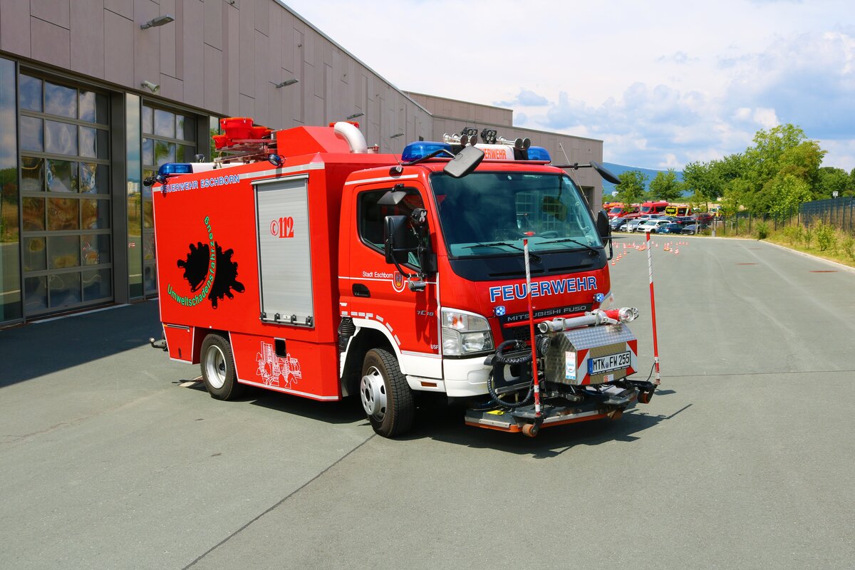 Feuerwehr Eschborn Mitsubishi USF (Florian Eschborn 1-59) am 09.07.22 bei einen Fototermin