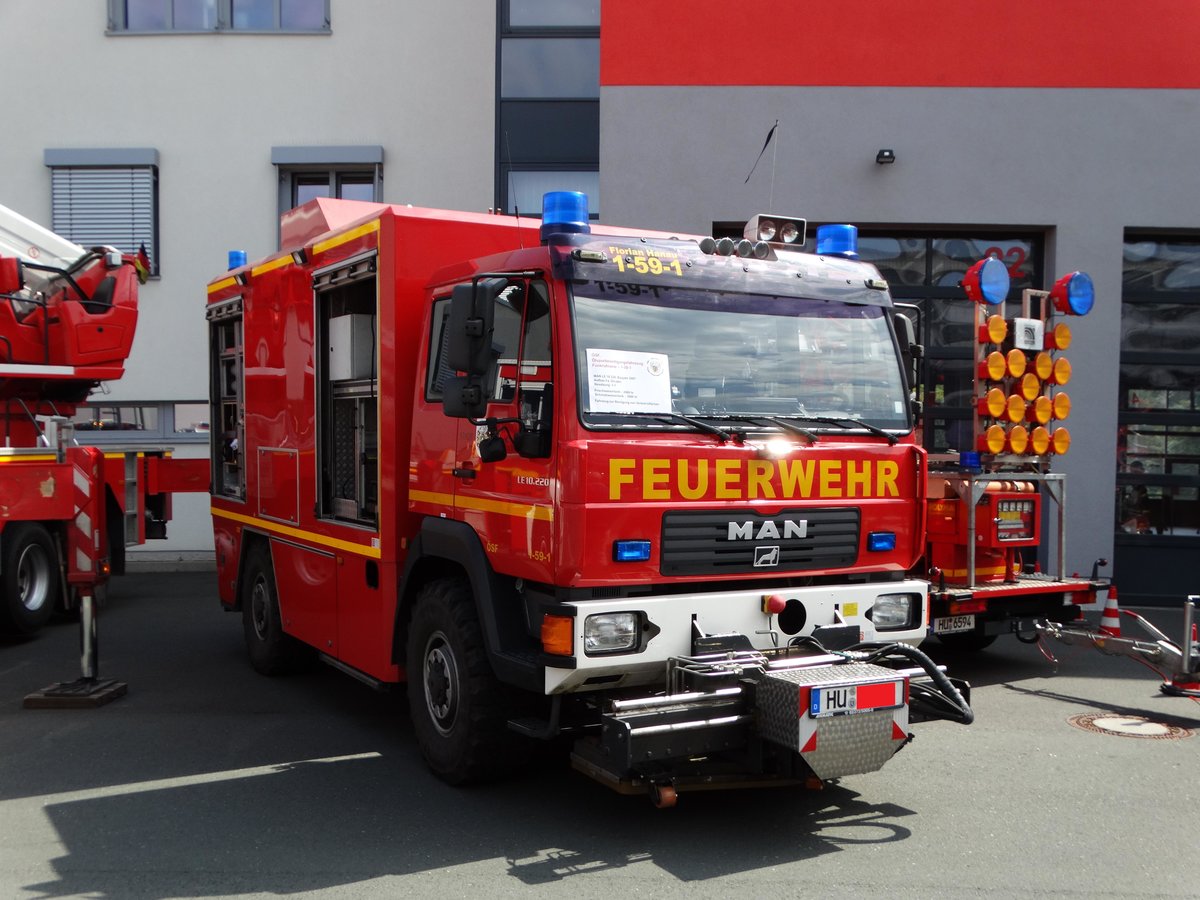 Feuerwehr Hanau MAN ÖSF (Ölspurbeseitigungsfahrzeug) (Florian Hanau 1-59-2) am 05.06.16 beim Tag der Offenen Tür