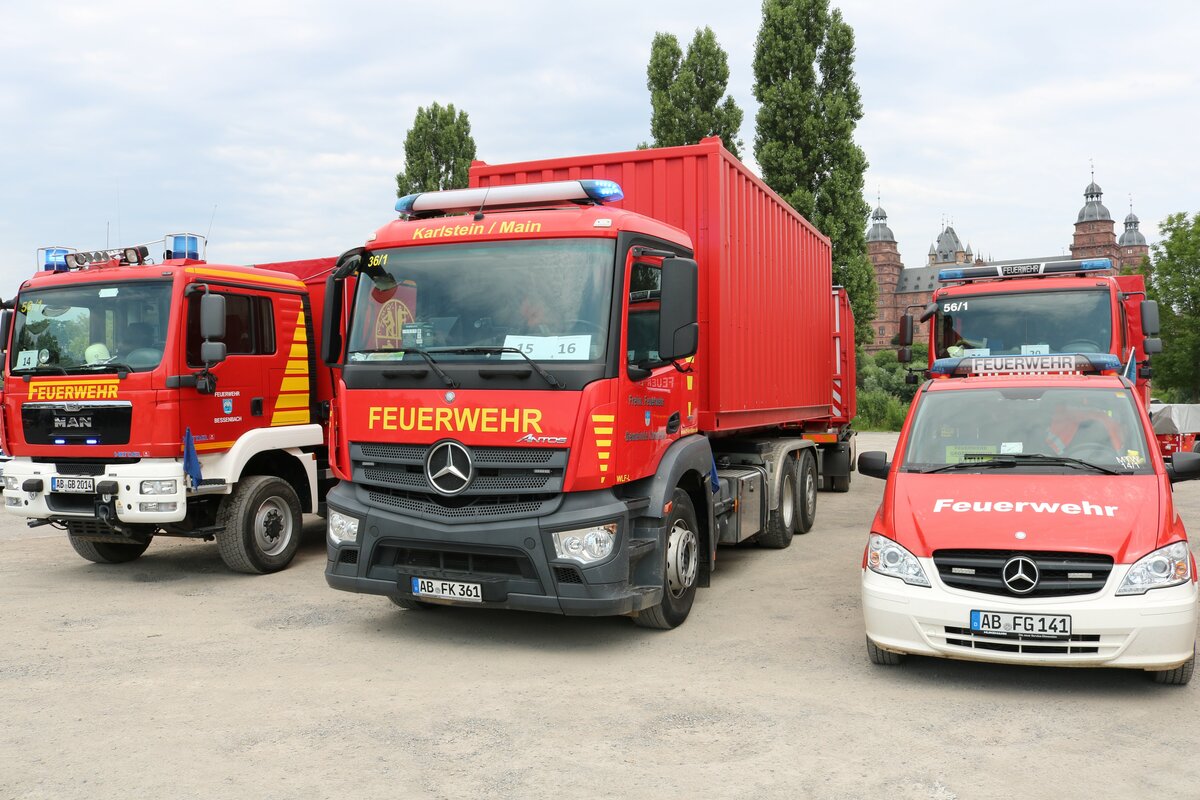 Feuerwehr Karlstein am Main Mercedes Benz Antos WLF am 24.07.21 auf dem Festplatz nach der Ankunft des Hilfeleistungskontingent Hochwasser/Pumpen Aschaffenburg aus dem Katastrophengebiet in Rheinland Pfalz