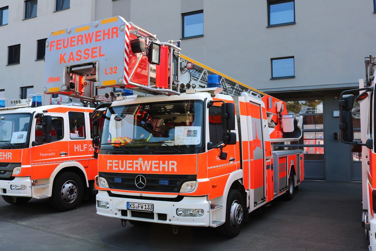 Feuerwehr Kassel Mercedes Benz Atego DLK 23/12 am 25.08.19 beim Tag der offenen Tür