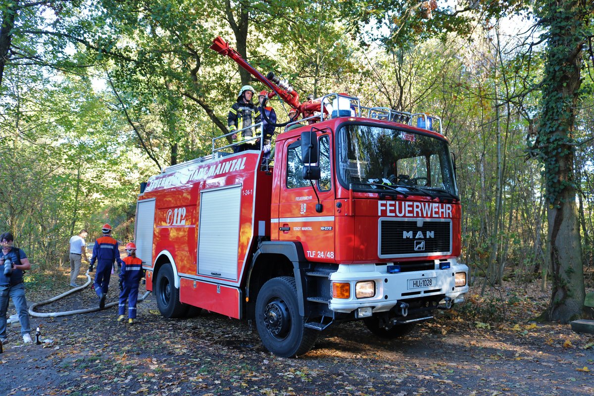 Feuerwehr Maintal MAN TLF24/48 (Florian Maintal 1-24-1) am 13.10.18 bei der Jugendfeuerwehr Abschlussübung am Gänseweiher 