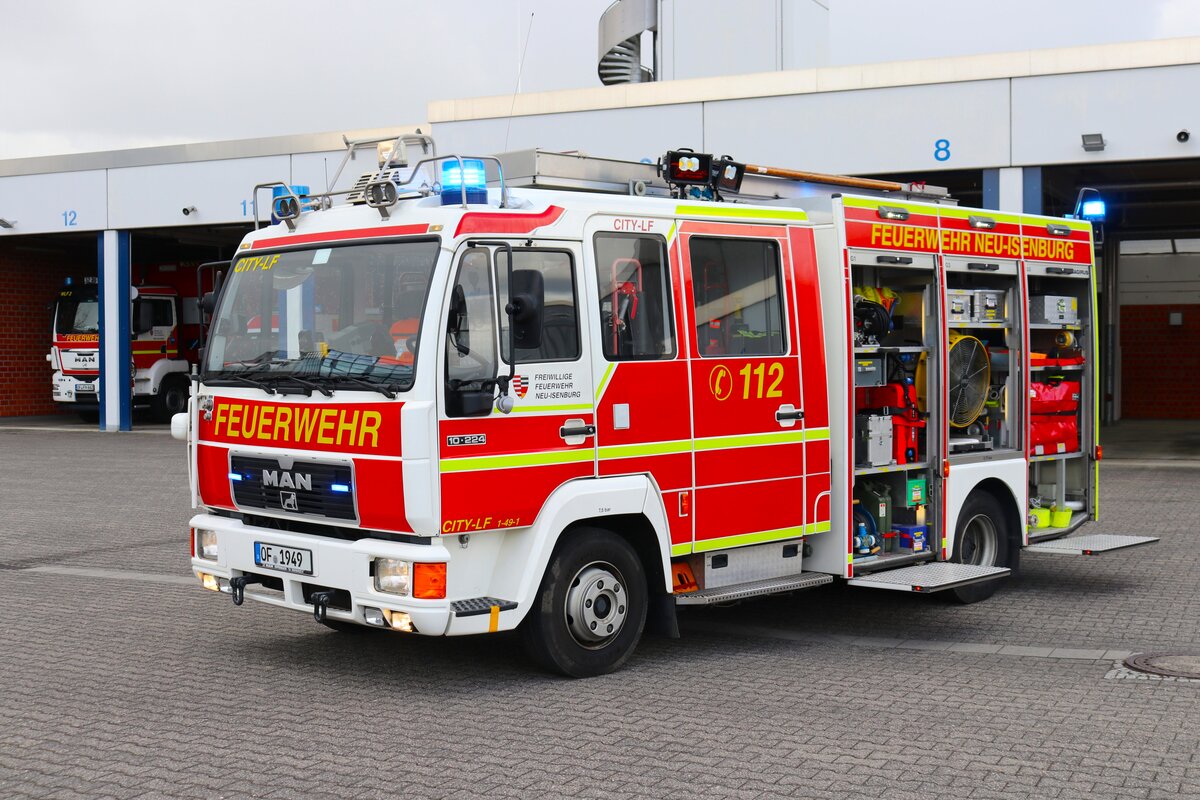 Feuerwehr Neu-Isenburg MAN City LF (Florian Isenburg 1/49-1) am 23.03.24 bei einen Fototermin. Danke für das tolle Shooting