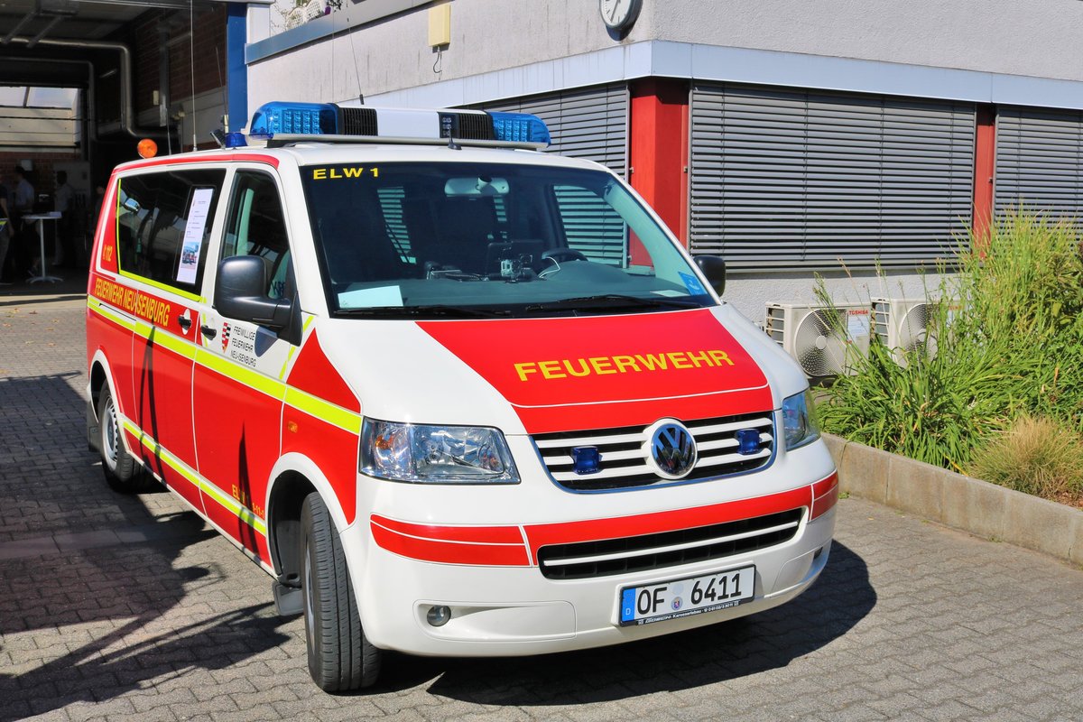Feuerwehr Neu-Isenburg VW T5 ELW1 (Florian Isenburg 1-11-1) am 08.08.18 beim Tag der offenen Tür 