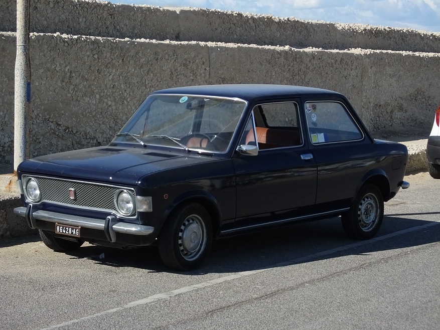 FIAT 128 (Bj. 1969-1983) in Gela (Sizilien) - Aufnahmedatum 25.10.2014