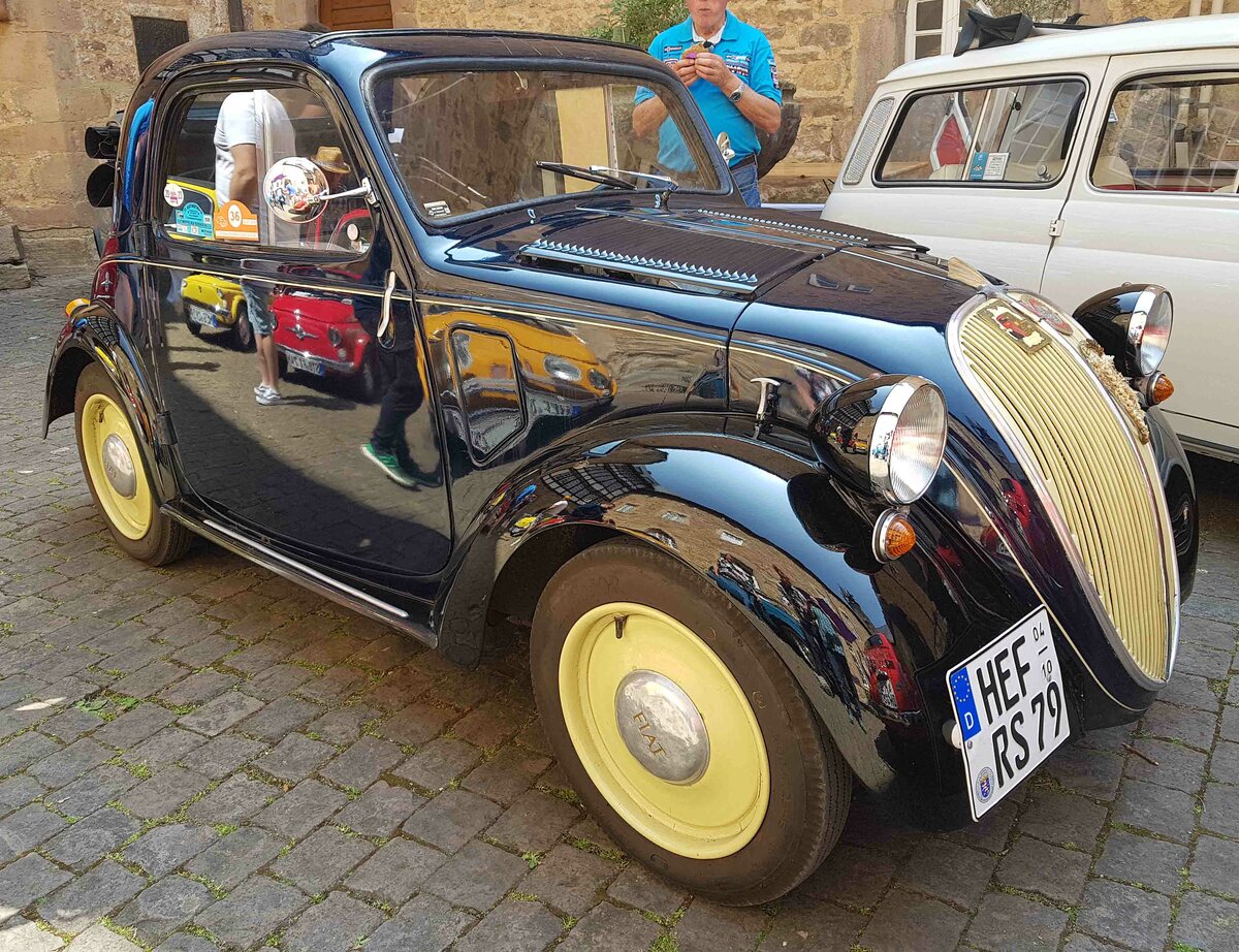 =Fiat 500 Topolino, gesehen bei der Sonderausstellung Fiat 500 auf Schloss Spangenberg im Mai 2023