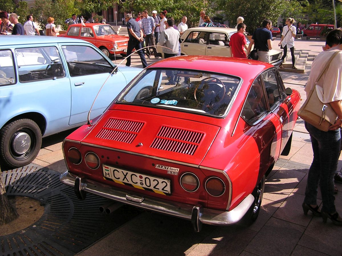 Fiat 850 Coupé (Rückansicht), gesehen am 13.09.2015.
