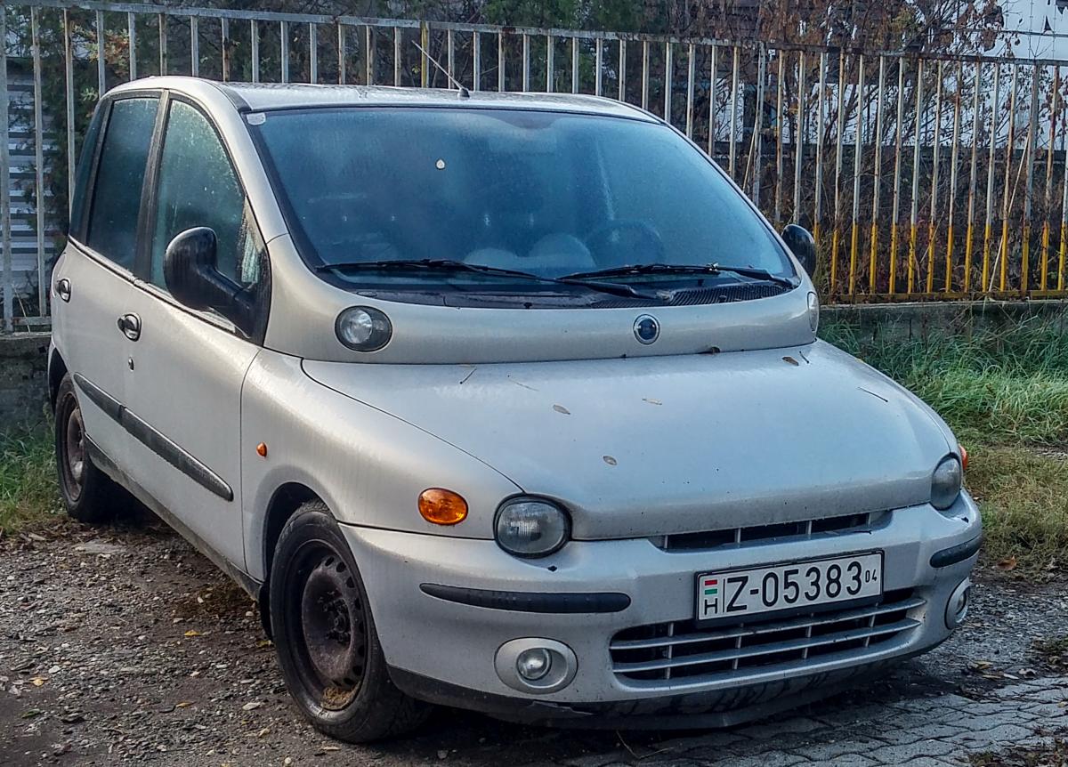 Fiat Multipla, aufgenommen in November, 2019 (Pécs, Ungarn).