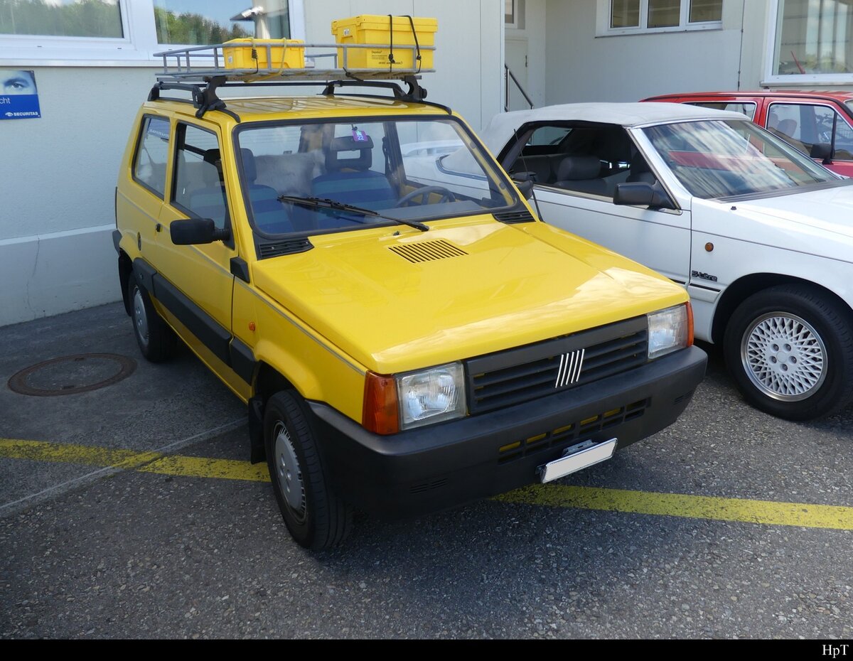 Fiat Panda 4x4 an der Oldtimer Ausstellung auf dem Flughafen Bleienbach am 29.05.2022