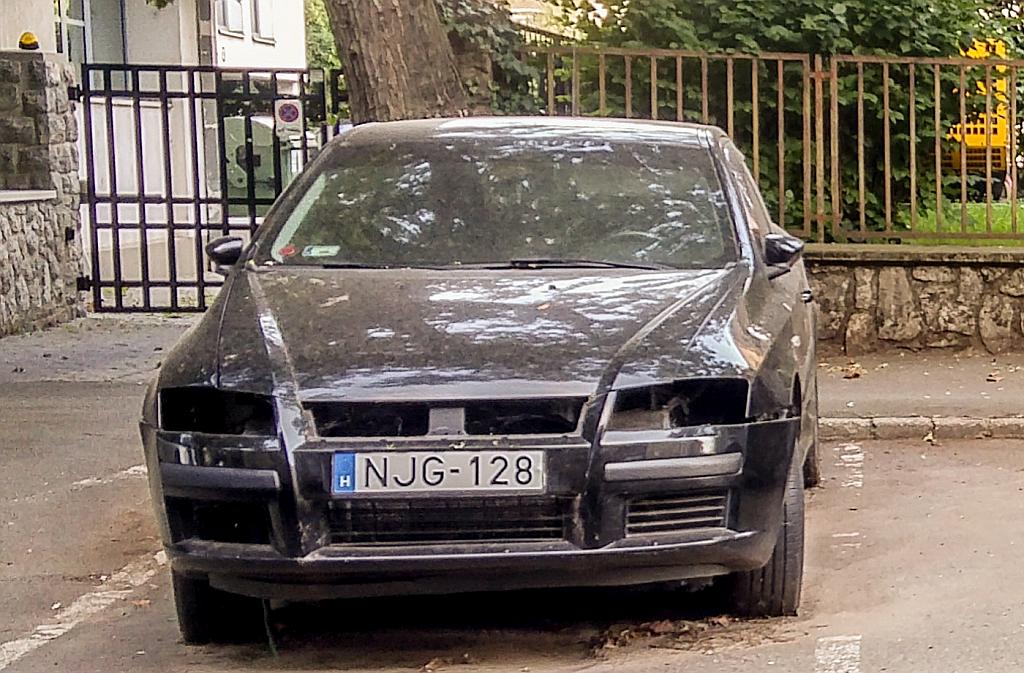 Fiat Stilo, gesehen in Juli, 2019, Pécs (Ungarn).